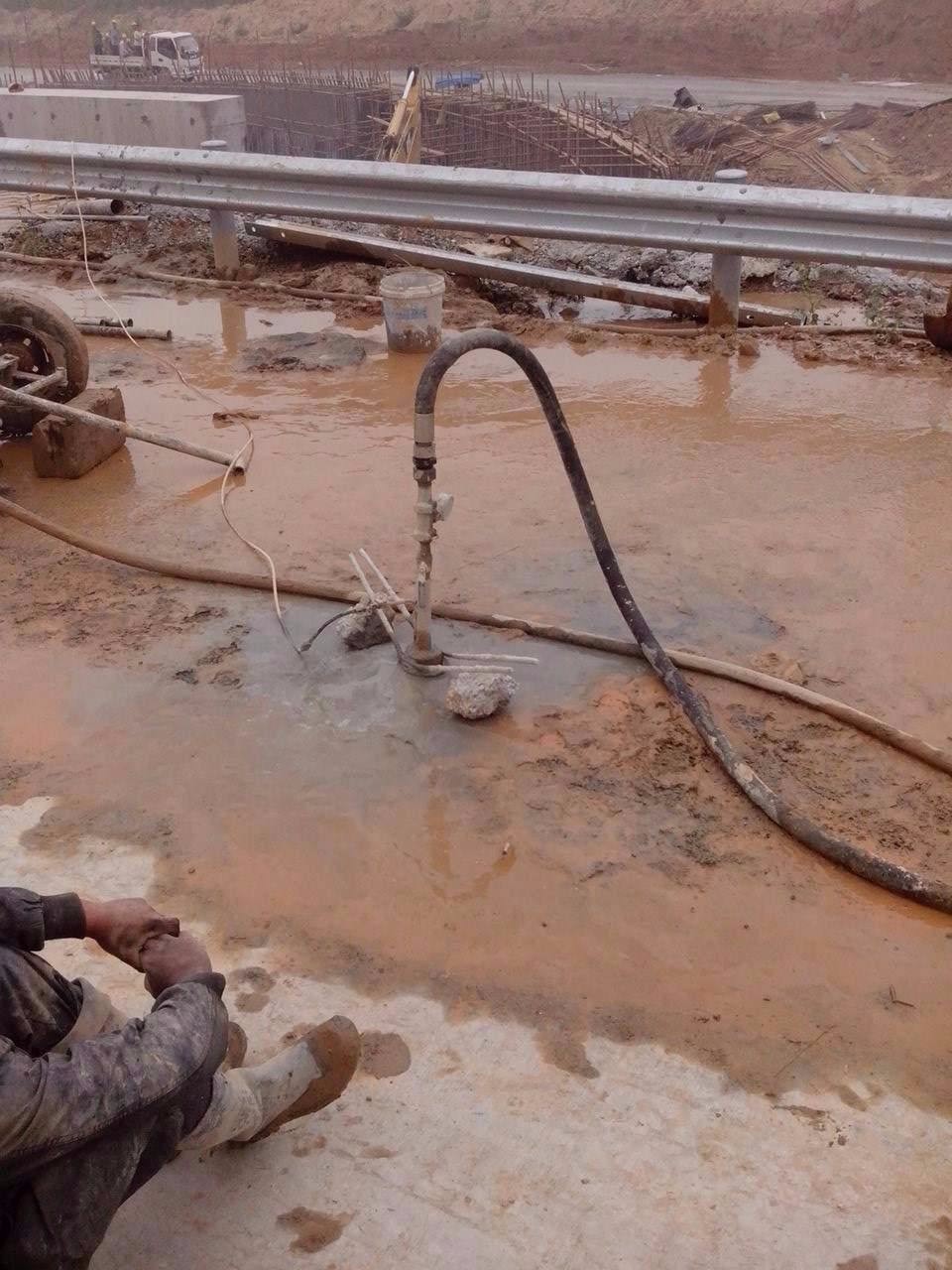 咸丰路基压密注浆